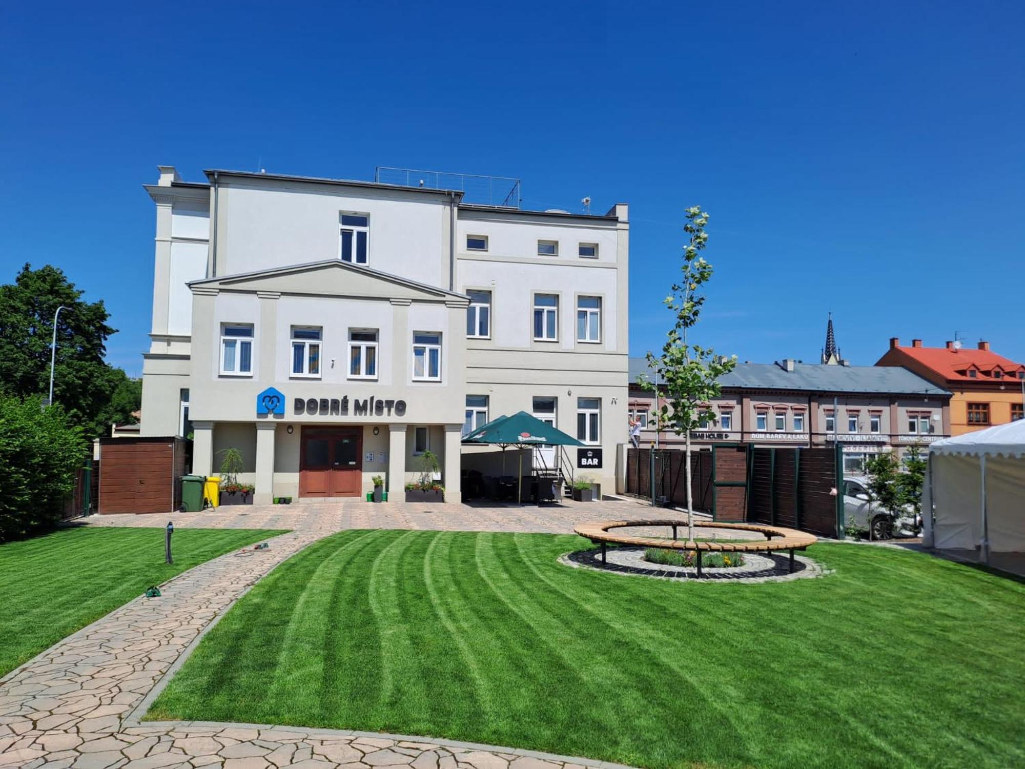 Hotel Dobré Místo Krnov Esterno foto